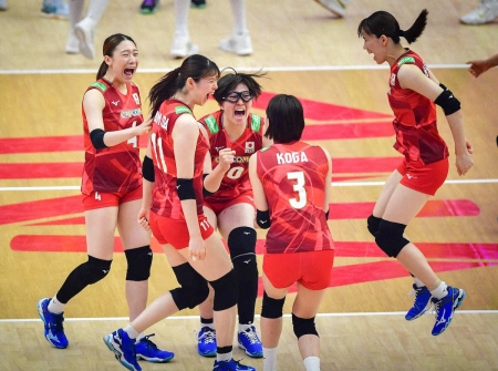 【バレー女子】日本　大会初メダル確定!“五輪前哨戦”で世界1位ブラジルを撃破　決勝VSイタリア