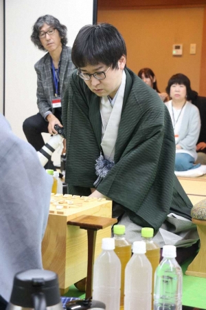 山崎八段　初タイトル届かず…藤井棋聖への思い吐露「凄く高い目標。もっと強くなって挑戦したかった」