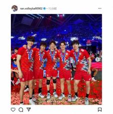 高橋藍　バレー男子日本代表チームメイトとの表彰式ショット披露　投稿わずか30分で「いいね」5万超え