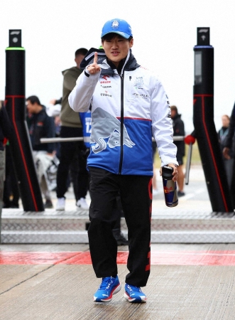 角田裕毅、フリー走行1回目は10分も走れず　痛恨スピンでマシンストップ　F1英国GP