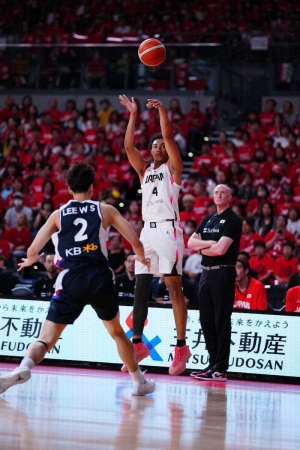 【バスケ男子】日本・ジェイコブス晶「活躍をしたい」　第4Q猛追に貢献！「信じてくれたから決められた」