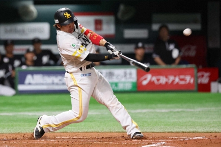 松田宣浩氏　ソフトバンク・甲斐は2桁本塁打へいいスタート「飛ばしてやる！」気持ちを忘れずに