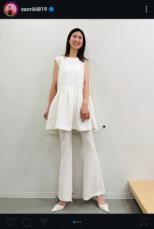 木村沙織さん　白のパンツドレス姿披露に「足細っ」「スタイル抜群　かわゆい」「カッコいい」