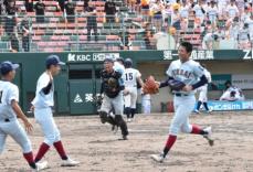 【高校野球】近大福岡が初4強！チームの伝統が理由で“背番号10のエース”田辺が2安打完封