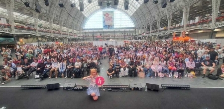 あかせあかり　ロンドンでコスプレに大反響！「HYPER　JAPAN　FESTIVAL　2024」出演