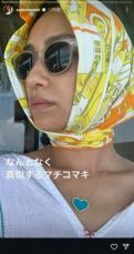 佐田真由美「三角巾？」　韓国で流行中のファッション楽しむ15歳&13歳娘の姿公開「ギャルで可愛い」