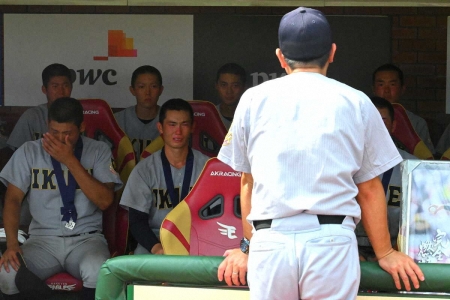 高校野球には敗者復活がある　「終わりは始まり」　敗れた仙台育英・須江航監督の言葉