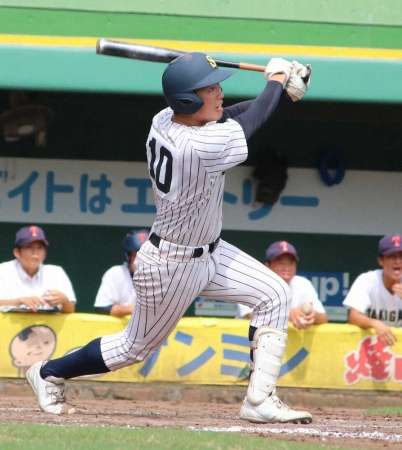 【高校野球】明石商「僕でいいの？」投手を野手起用でピタリV撃！相手校分析8時間超、執念の4強進出