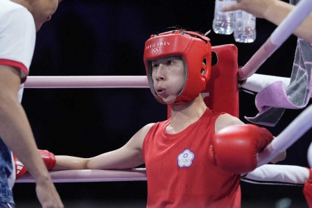 性別騒動の女子ボクシング、IBA基準”もう1人の不合格者”が初戦突破　非難の口笛浴びても判定勝ち