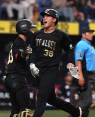 オリックス　連敗を10でストップ　来田が決勝打、2試合ぶり復帰の紅林も適時打含む猛打賞で応える