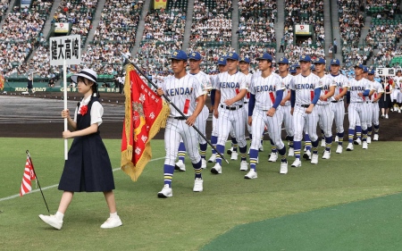 【甲子園】「朝夕2部制」導入初日　健大高崎は一度宿舎へ、高野連事務局長は手応え「スムーズに」