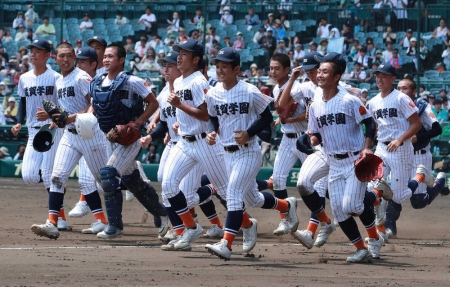 【甲子園】滋賀学園が夏初勝利　開幕戦で逆転　2番手の高橋侠が天国の母へを届けた力投