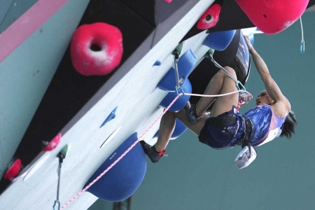 森秋彩が予選4位で決勝進出　東京五輪銀の野中生萌は9位で敗退　スポーツクライミング女子複合