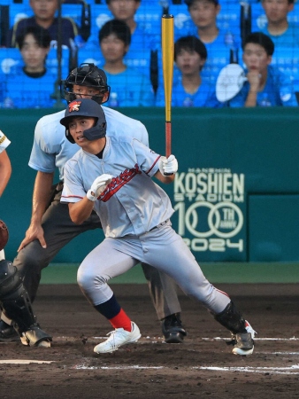 【甲子園】京都国際　「5時から男」藤本が2安打3打点　ナイター経験の「成果」を打でも守備でも