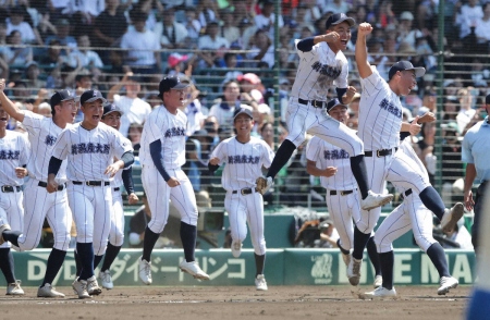 【甲子園】新潟産大付が初出場初勝利！17年全国Vの花咲徳栄破りスタンドも大興奮　県勢7年ぶり白星