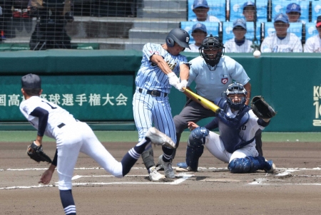 【甲子園】東海大相模が6回に追加点　7番・和田が左中間適時二塁打