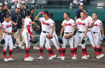 北陸のユニホームが完全にあのプロ野球球団と同じと注目「これは懐かしの…」