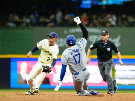 「なんて完璧な打順！」大谷翔平が7回の第4打席で四球→二盗　左手骨折から復帰ベッツ右前適時打お膳立て