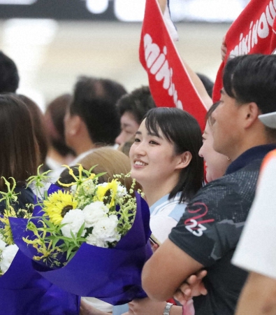 日本選手団帰国　成田空港には約600人出迎え　東京五輪メダリストの姿も「私も胸が熱くなりました」