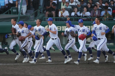 【甲子園】霞ケ浦が金星！　智弁和歌山にタイブレーク11回逃げ切り　県勢ではVS和歌山勢6連破