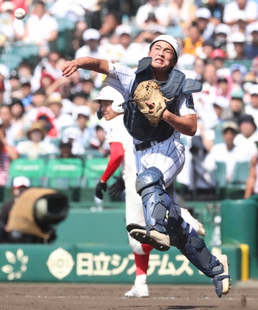 【甲子園】プロ注目捕手、健大高崎・箱山　悔し涙も“強肩3発”披露「ここにプロになって戻ってきたい」