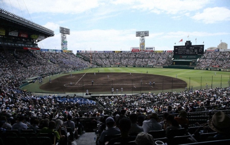 【甲子園】珍事！「散水栓のフタ」に当たって安打　菰野－西日本短大付　ネット驚き「初めて見た」