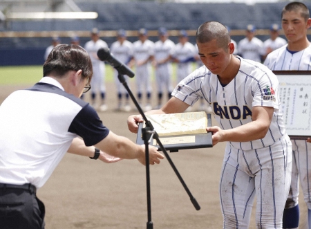 今年の「コイツだ！」枠は自称「伝説の三塁コーチ」　健大高崎・金井俐樹、大学でも伝説を期待