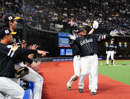 ソフトバンク・山川　夏のどすこい祭り！2打席連続弾含む7年ぶり1日3発　9得点快勝で優勝M28に