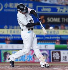 ロッテ「完璧です」ソトが36日ぶりの15号勝ち越し2ラン！8月本塁打なしも復活「ソト様様」