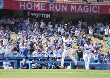 大谷翔平　自己最多タイ46号！打点、安打は自己最多更新　WS初制覇記念ボード直撃の吉兆特大弾