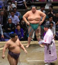 2大関また明暗…琴桜は無傷の3連勝　豊昇龍は熱海富士に寄り切られ…痛恨の2敗目