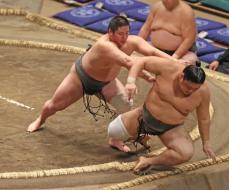 幕下付け出しの三田がプロ初白星　初日黒星の後は同部屋で幼なじみの生田目と焼き鳥で験直し