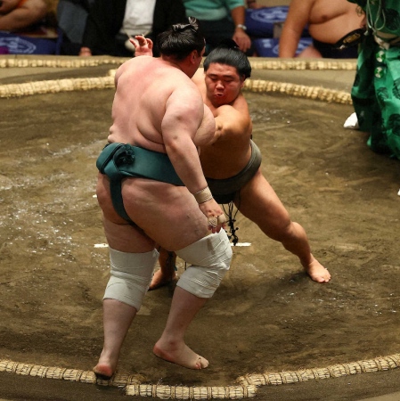 幕下2枚目・若碇が碧山破って2勝目「いつもはあまりビビらないけど…」三役経験者に堂々気迫勝ち