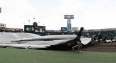 甲子園が豪雨と雷鳴で大パニック…　阪神―DeNA戦は中止に