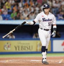 ヤクルト村上宗隆　引退発表の青木に贈る恩返しの26号！特大3ラン　涙の会見から6時間…神宮感動に沸く