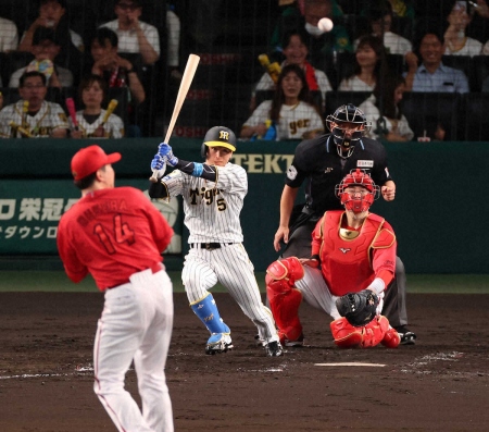 阪神が8月2日以来42日ぶりの2位浮上へ　4回に近本が勝ち越し2点打