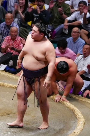 【玉ノ井親方　視点】王鵬が大関戦連勝「同期生に負けられないという闘志が出ていた