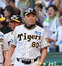 阪神・岡田監督が劇勝にも苦言　「勝たせてもらったような展開。反省点はいっぱいある」