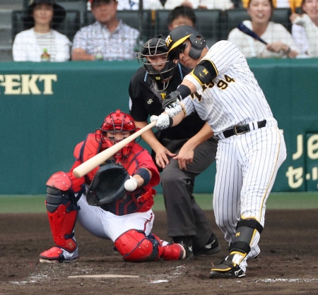 阪神・木浪が証言　「代打の神様」の日常は、レギュラー選手よりも濃い〇〇　原口が後輩に慕われる理由