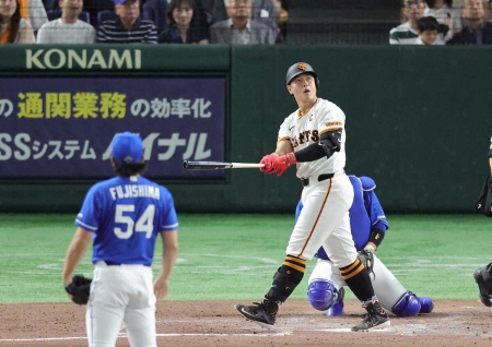 巨人・岡本和真　130メートル“壁ドン弾”！連敗止めた決勝23号　M灯最短18日