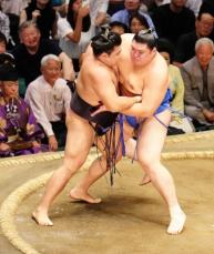 大の里　10連勝　史上最速大関へ“M2”「しっかり集中できていた」