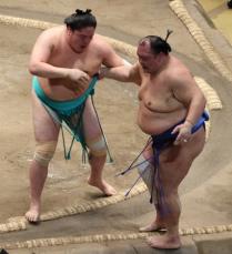 前頭13枚目の北勝富士が11日目から休場　中耳炎を患うもここまで6勝4敗　対戦相手の玉鷲は不戦勝に