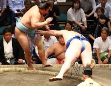 大の里“独走”11連勝で大関獲り王手！　宇良は4連勝中の豊昇龍下し2大関撃破　琴桜は勝ち越しお預け