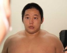 幕下付け出しの三田が近大相撲部同期の大花竜を破って5勝目「いずれ当たると思っていた」