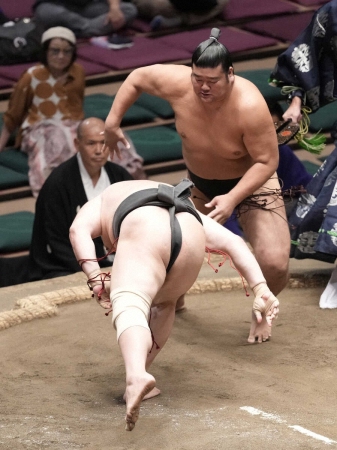 東洋大出身の羽出山が有言実行の幕下優勝「早く関取に上がりたい」同学年ライバルたちの活躍が刺激に