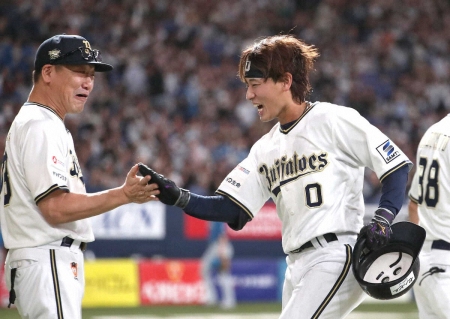 オリックスがサヨナラで連敗脱出　中嶋監督「友哉がいるだけで…」