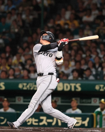 巨人・坂本勇人　3度の得点圏で中飛、二飛、二飛…6回途中交代　阪神に1差と迫られ「申し訳ないです」