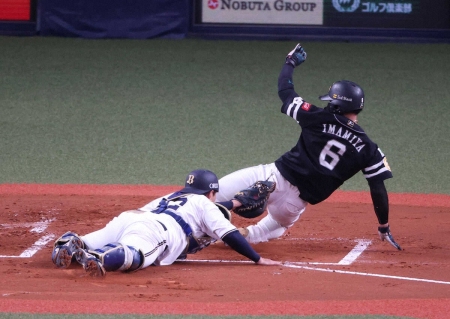 優勝目前のソフトバンク・今宮健太の“神走塁”で先制「今宮すごかった」「神の足！」