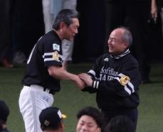 ソフトバンク・孫オーナー、小久保監督へ賛辞「見事なリーダーシップ。気持ちのいい采配」