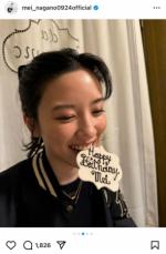 永野芽郁「25歳になりました」誕生日報告に祝福殺到　「真っ赤なバラが似合う！」祝福ショットも披露